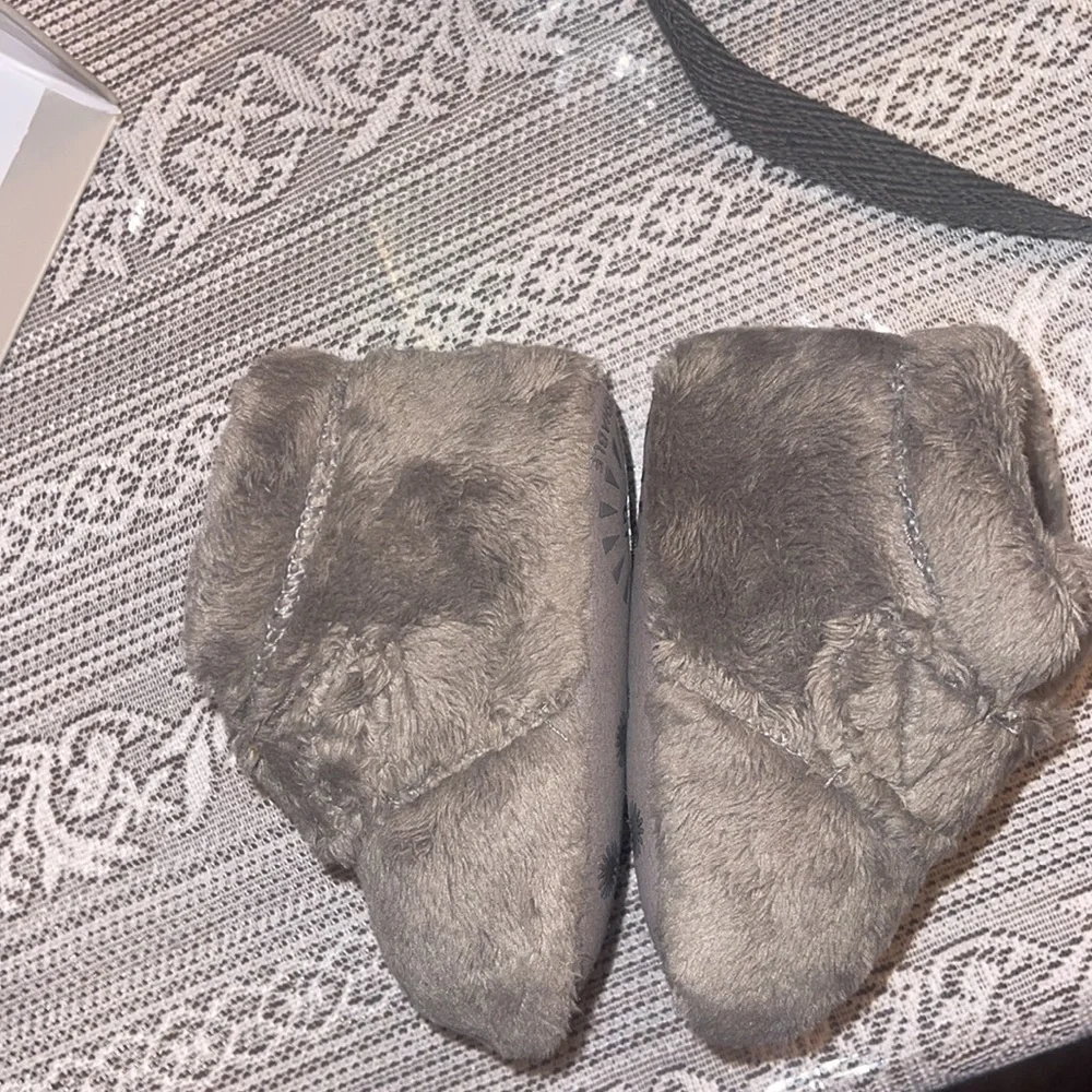 Ugg baby boots size S 02/03 (6-12 months)_3